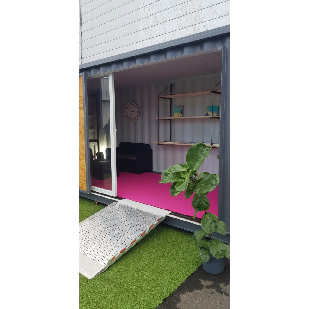 Contenedor marítimo 20′ Amueblado