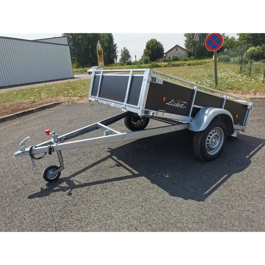 Remolque Lider Bois 39440 de un eje con capacidad de 750 kg.