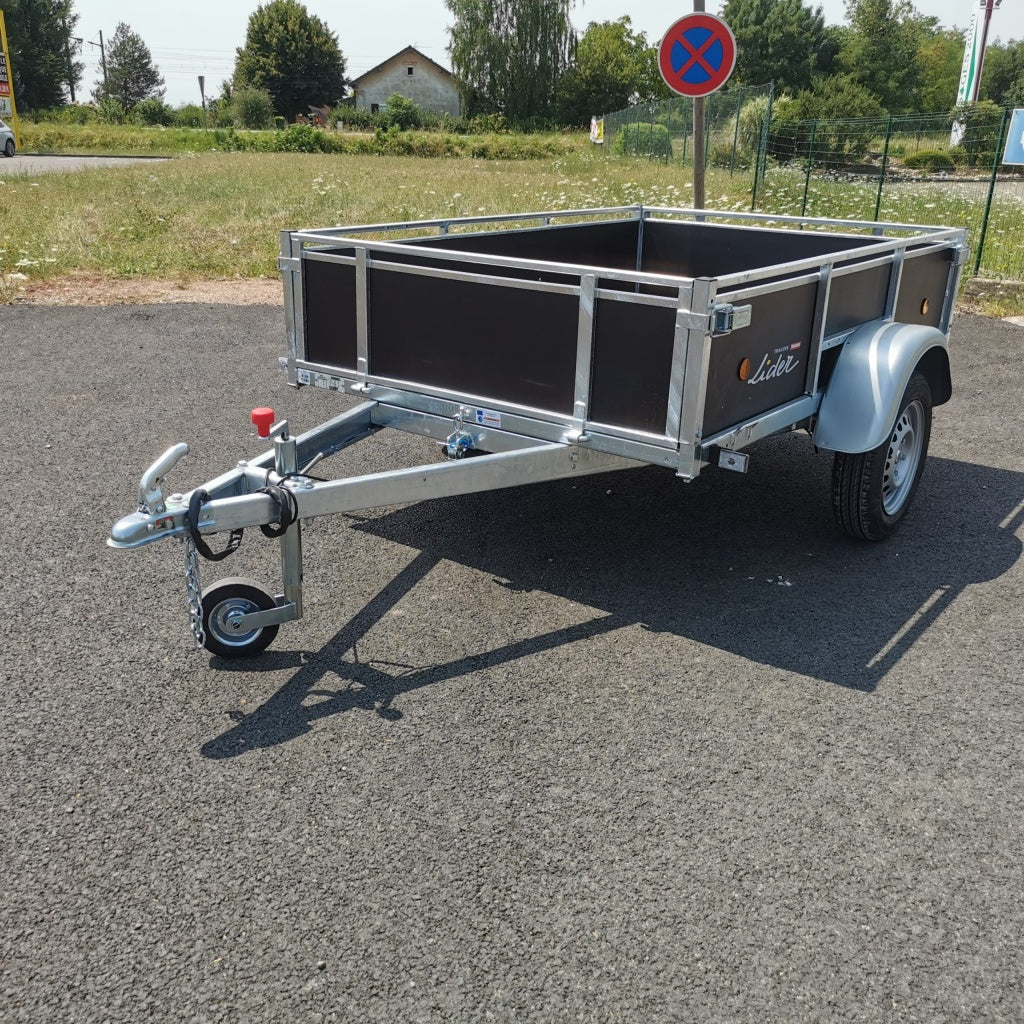 Remolque Lider Bois 39440 de un eje con capacidad de 750 kg.