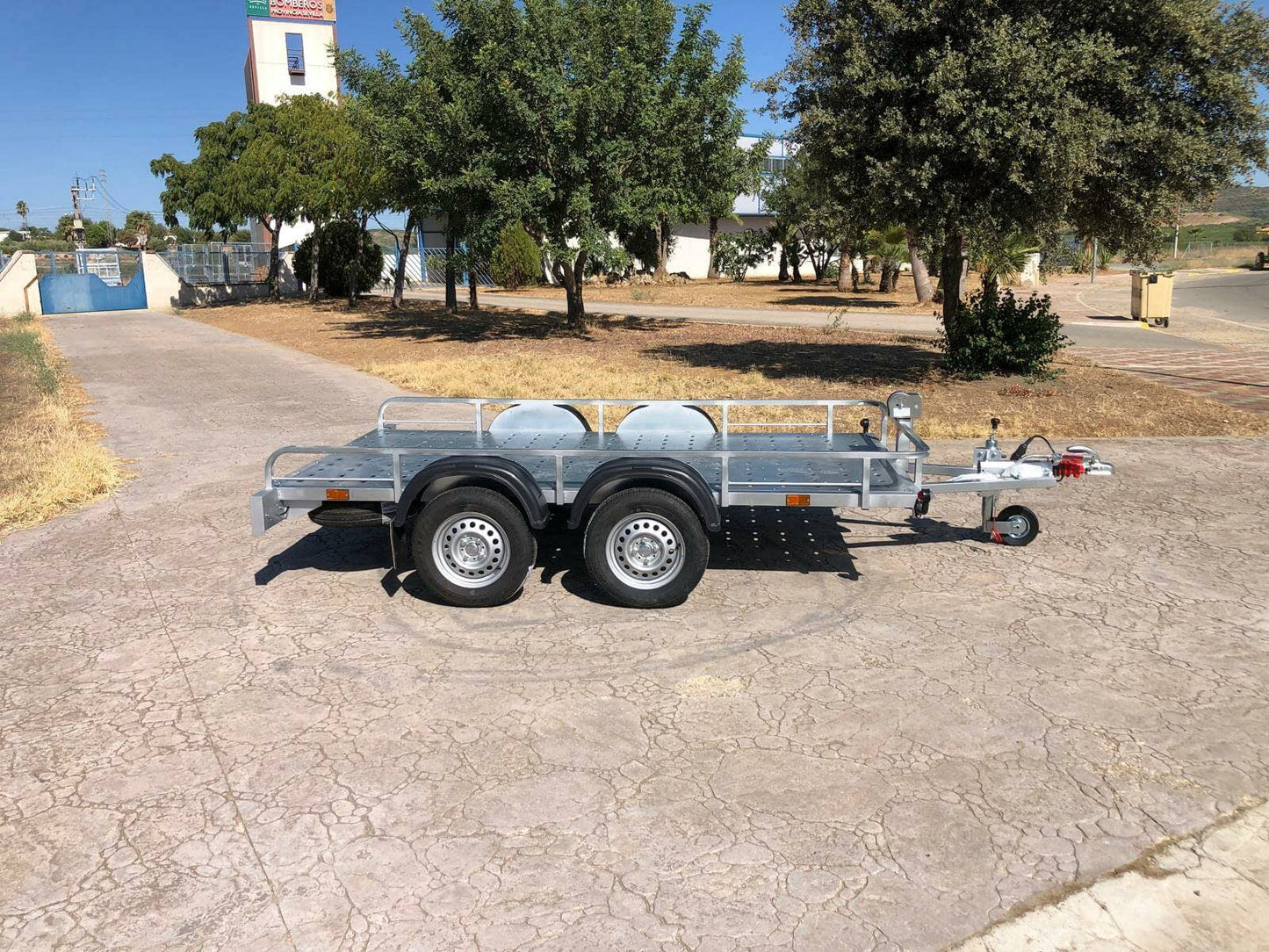 Remolque plataforma porta buggie galvanizado